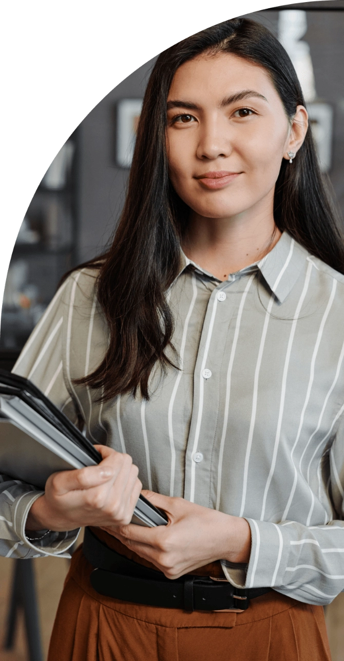 Femme d'affaire aux airs sérieux